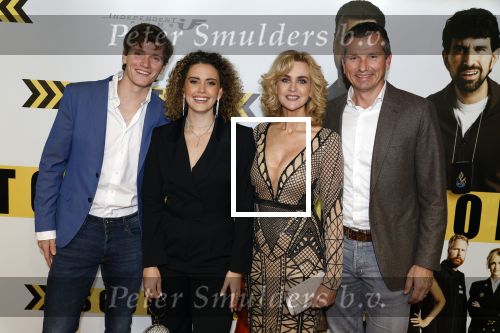 Amsterdam 29 januari 2024
Premiere Scotoe in Tuschinski met oa in de cast Sinan Eroglu Mohammed Chara Rose Bertram Said Boumazoughe Melisa Asli Pamuk Ferdi Stofmeel Daphne Deckers Emma Deckers en Oscar Aerts. Daphne Deckers Richard Krajicek Emma Deckers en Alec Deckers met vriendin.