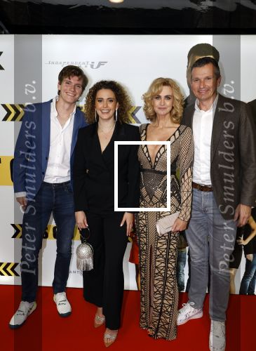 Amsterdam 29 januari 2024
Premiere Scotoe in Tuschinski met oa in de cast Sinan Eroglu Mohammed Chara Rose Bertram Said Boumazoughe Melisa Asli Pamuk Ferdi Stofmeel Daphne Deckers Emma Deckers en Oscar Aerts. Daphne Deckers Richard Krajicek Emma Deckers en Alec Deckers met vriendin.