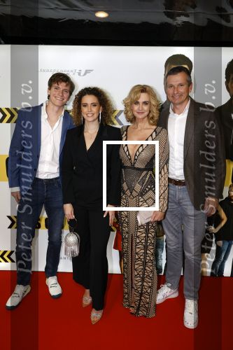 Amsterdam 29 januari 2024
Premiere Scotoe in Tuschinski met oa in de cast Sinan Eroglu Mohammed Chara Rose Bertram Said Boumazoughe Melisa Asli Pamuk Ferdi Stofmeel Daphne Deckers Emma Deckers en Oscar Aerts. Daphne Deckers Richard Krajicek Emma Deckers en Alec Deckers met vriendin.