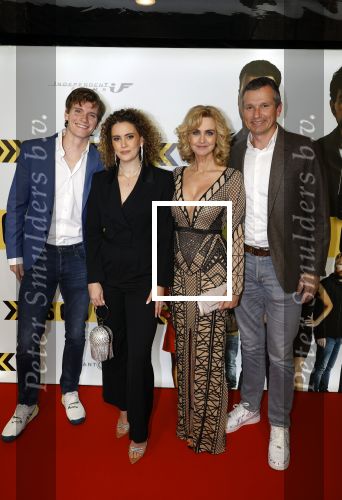 Amsterdam 29 januari 2024
Premiere Scotoe in Tuschinski met oa in de cast Sinan Eroglu Mohammed Chara Rose Bertram Said Boumazoughe Melisa Asli Pamuk Ferdi Stofmeel Daphne Deckers Emma Deckers en Oscar Aerts. Daphne Deckers Richard Krajicek Emma Deckers en Alec Deckers met vriendin.