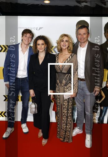 Amsterdam 29 januari 2024
Premiere Scotoe in Tuschinski met oa in de cast Sinan Eroglu Mohammed Chara Rose Bertram Said Boumazoughe Melisa Asli Pamuk Ferdi Stofmeel Daphne Deckers Emma Deckers en Oscar Aerts. Daphne Deckers Richard Krajicek Emma Deckers en Alec Deckers met vriendin.