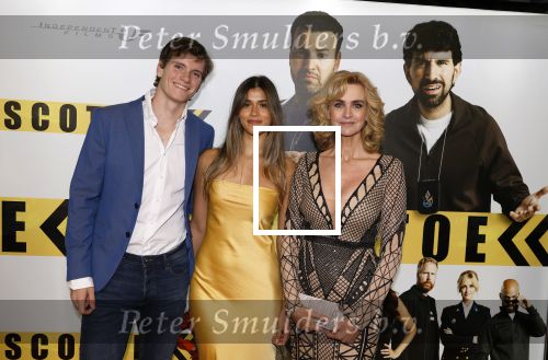 Amsterdam 29 januari 2024
Premiere Scotoe in Tuschinski met oa in de cast Sinan Eroglu Mohammed Chara Rose Bertram Said Boumazoughe Melisa Asli Pamuk Ferdi Stofmeel Daphne Deckers Emma Deckers en Oscar Aerts. Daphne Deckers met Alec Deckers en vriendin