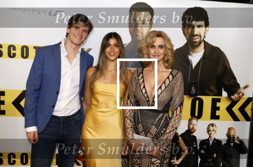 Amsterdam 29 januari 2024
Premiere Scotoe in Tuschinski met oa in de cast Sinan Eroglu Mohammed Chara Rose Bertram Said Boumazoughe Melisa Asli Pamuk Ferdi Stofmeel Daphne Deckers Emma Deckers en Oscar Aerts. Daphne Deckers met Alec Deckers en vriendin