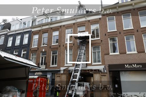 Amsterdam 8 februari 2024
Dave Roelvink aan het verhuizen .