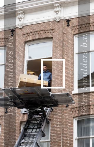 Amsterdam 8 februari 2024
Dave Roelvink aan het verhuizen .