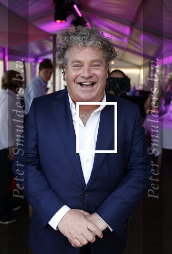 Maarssen 24 februari 2024
Wesly Bronkhorst en Raquel trouwen . Ze kwam met boot aanvaren , Dirk Zeelenberg heeft ze getrouwd.