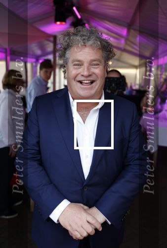Maarssen 24 februari 2024
Wesly Bronkhorst en Raquel trouwen . Ze kwam met boot aanvaren , Dirk Zeelenberg heeft ze getrouwd.