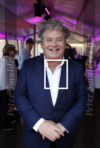 Maarssen 24 februari 2024
Wesly Bronkhorst en Raquel trouwen . Ze kwam met boot aanvaren , Dirk Zeelenberg heeft ze getrouwd.