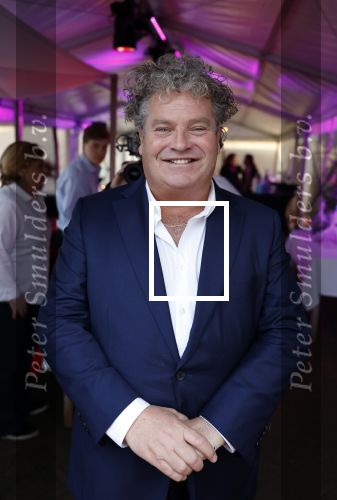 Maarssen 24 februari 2024
Wesly Bronkhorst en Raquel trouwen . Ze kwam met boot aanvaren , Dirk Zeelenberg heeft ze getrouwd.