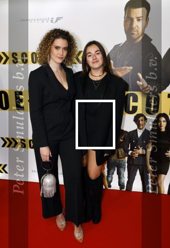 Amsterdam 29 januari 2024
Premiere Scotoe in Tuschinski met oa in de cast Sinan Eroglu Mohammed Chara Rose Bertram Said Boumazoughe Melisa Asli Pamuk Ferdi Stofmeel Daphne Deckers Emma Deckers en Oscar Aerts. Emma Deckers met een vriendin
