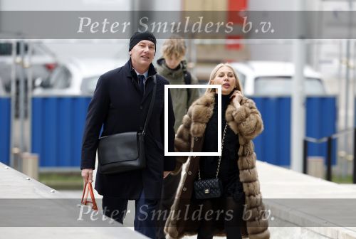 Amsterdam 28 februari 2024
Eugene v Dun en zijn partner komen aan bij de rechtbank van Amsterdam . Henk de Vries (partner Connie Witteman ) staat buiten bij de rechtbank.