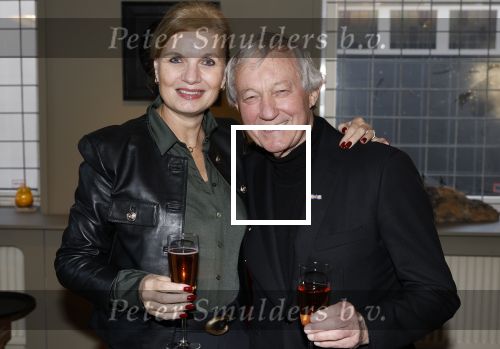 Breukelen 12 februari 2024
Ria Valk viert haar 65 jarig artiesten jubileum en krijgt een koninklijk onderscheiding van de burgemeester van de Ronde Venen. Frank Wentink met zijn vrouw