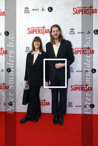 Amsterdam 21 januari 2024
Premiere Jesus Christ Superstar in het DeLaMar theater. Frank v d Lende met zijn moeder