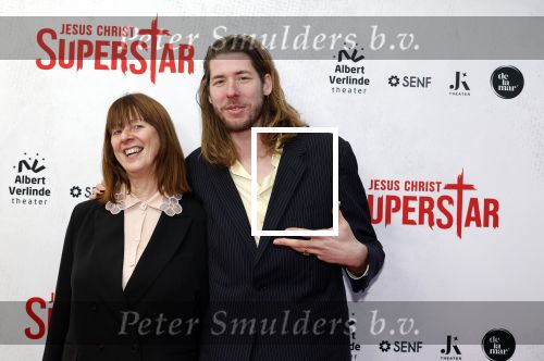 Amsterdam 21 januari 2024
Premiere Jesus Christ Superstar in het DeLaMar theater. Frank v d Lende met zijn moeder