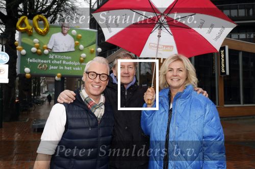 Hilversum 29 februari 2024
Presentatie Billboard van Rudolph v Veen die 40 jaar kok is . Irene Moors en Rudolph v Veen