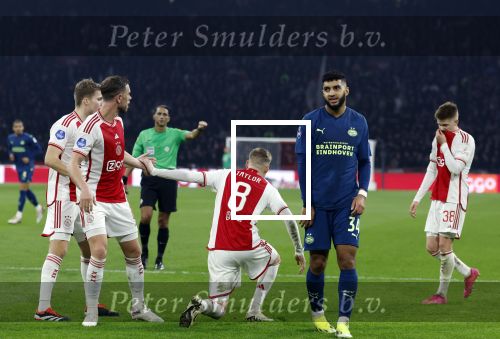 Amsterdam, 3 Februari 2024 AJAX-PSV, eindstand 1-1
Kompetitie Seizoen 2023-2024
Ismael Saibari  Jordan Henderson en Kenneth Taylor
