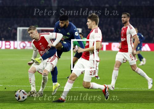 Amsterdam, 3 Februari 2024 AJAX-PSV, eindstand 1-1
Kompetitie Seizoen 2023-2024
Ismael Saibari Anton Gaaei Jordan Henderson en Kenneth Taylor