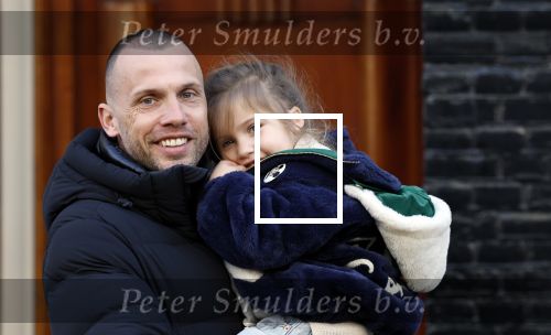 Amsterdam 27 januari 2024
Johnny Heitinga samen met zijn dochter op straat in Amsterdam zuid.