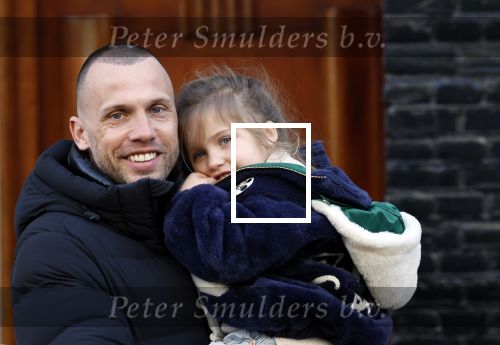 Amsterdam 27 januari 2024
Johnny Heitinga samen met zijn dochter op straat in Amsterdam zuid.