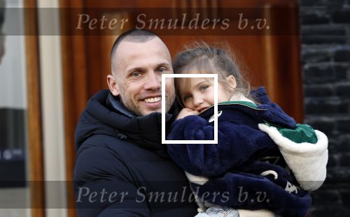 Amsterdam 27 januari 2024
Johnny Heitinga samen met zijn dochter op straat in Amsterdam zuid.