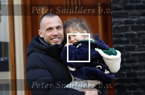 Amsterdam 27 januari 2024
Johnny Heitinga samen met zijn dochter op straat in Amsterdam zuid.