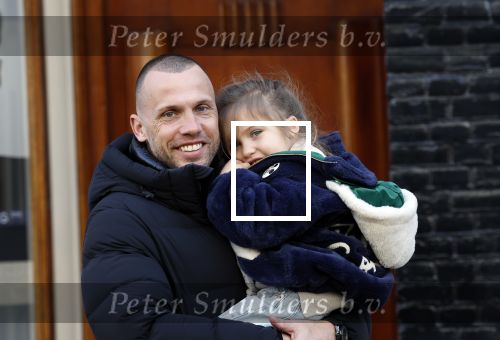 Amsterdam 27 januari 2024
Johnny Heitinga samen met zijn dochter op straat in Amsterdam zuid.