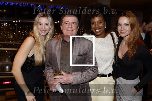 Amstelveen 29 januari 2024
Premiere Kraaij en Kroon van Soy Kroon en Johnny Kraaijkamp in schouwburg in Amstelveen. Johnny Kraaijkamp met Noa Jacobus Jasmine Sendar en Bertire Wierenga