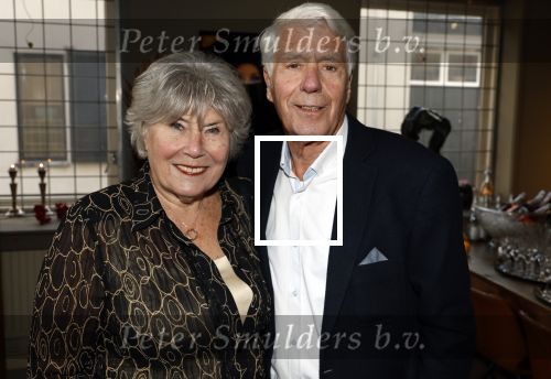 Breukelen 12 februari 2024
Ria Valk viert haar 65 jarig artiesten jubileum en krijgt een koninklijk onderscheiding van de burgemeester van de Ronde Venen. Klaas Wilting met zijn vrouw