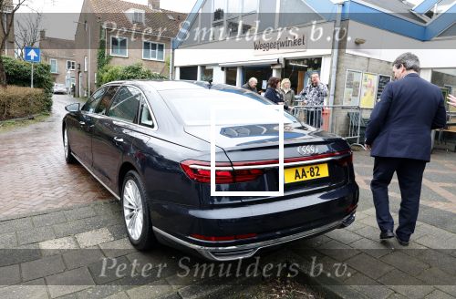 Sassenheim 15 februari 2024
Koningin Maxima bij JoJo in Sassenheim. Maxima haar nieuwe verlengde Audi A8 Htbrid