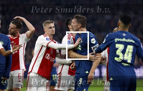 Amsterdam, 3 Februari 2024 AJAX-PSV, eindstand 1-1
Kompetitie Seizoen 2023-2024
Luuk de Jong met Kenneth Taylor