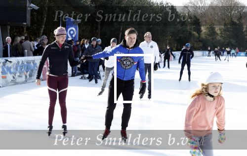 Amsterdam 27 februari 2024
Presentatie van de Hollandse 100 op de Jaap Eden Baan.
oa aanwezig Prins Bernhard Prinses Annette Simon Keizer Marianne Timmer Benjamin Aslan en Nino Wilkes.