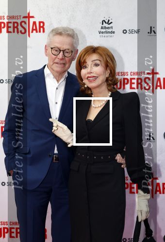 Amsterdam 21 januari 2024
Premiere Jesus Christ Superstar in het DeLaMar theater. Marijke Helwegen met haar man harrie