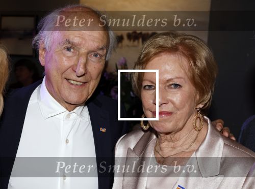 Breukelen 12 februari 2024
Ria Valk viert haar 65 jarig artiesten jubileum en krijgt een koninklijk onderscheiding van de burgemeester van de Ronde Venen.