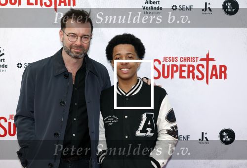 Amsterdam 21 januari 2024
Premiere Jesus Christ Superstar in het DeLaMar theater. Peter v d Vorst met zoon