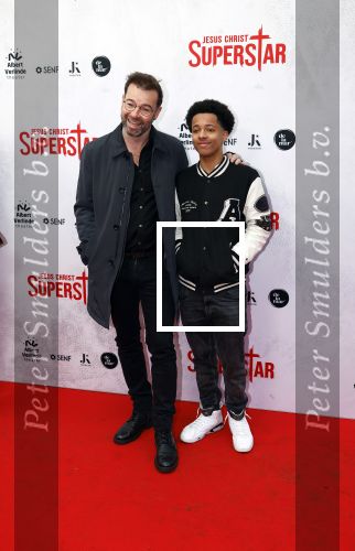 Amsterdam 21 januari 2024
Premiere Jesus Christ Superstar in het DeLaMar theater. Peter v d Vorst met zoon