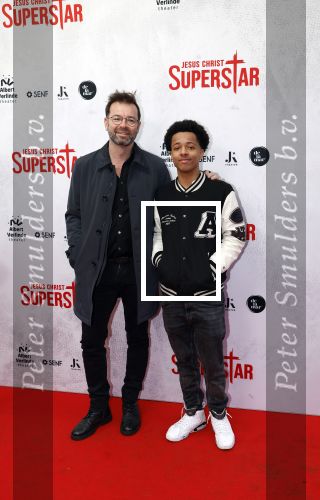 Amsterdam 21 januari 2024
Premiere Jesus Christ Superstar in het DeLaMar theater. Peter v d Vorst met zoon