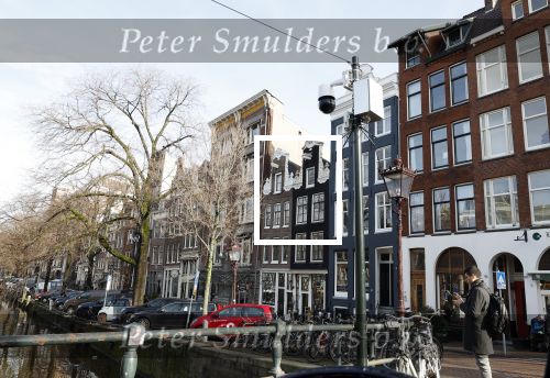 Amsterdam 7 februari 2024
Prinses Amalia woont weer in Amsterdam . Haar huis en de grachten zijn gigantisch goed beveiligd met heel veel beveiligingscamera\'s . OOk publiek / nieuwsgierigen blijven voor haar huis staan kijken .