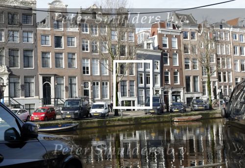 Amsterdam 7 februari 2024
Prinses Amalia woont weer in Amsterdam . Haar huis en de grachten zijn gigantisch goed beveiligd met heel veel beveiligingscamera\'s . OOk publiek / nieuwsgierigen blijven voor haar huis staan kijken .