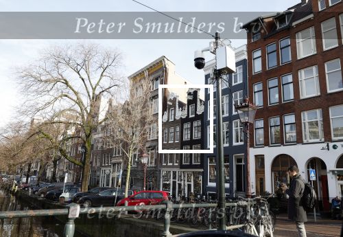 Amsterdam 7 februari 2024
Prinses Amalia woont weer in Amsterdam . Haar huis en de grachten zijn gigantisch goed beveiligd met heel veel beveiligingscamera\'s . OOk publiek / nieuwsgierigen blijven voor haar huis staan kijken .