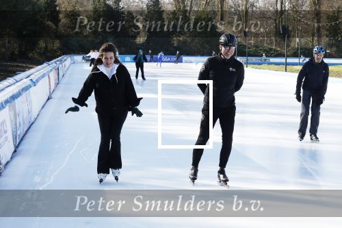 Amsterdam 27 februari 2024
Presentatie van de Hollandse 100 op de Jaap Eden Baan.
oa aanwezig Prins Bernhard Prinses Annette Simon Keizer Marianne Timmer Benjamin Aslan en Nino Wilkes.
