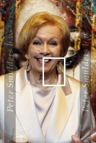 Breukelen 12 februari 2024
Ria Valk viert haar 65 jarig artiesten jubileum en krijgt een koninklijk onderscheiding van de burgemeester van de Ronde Venen.