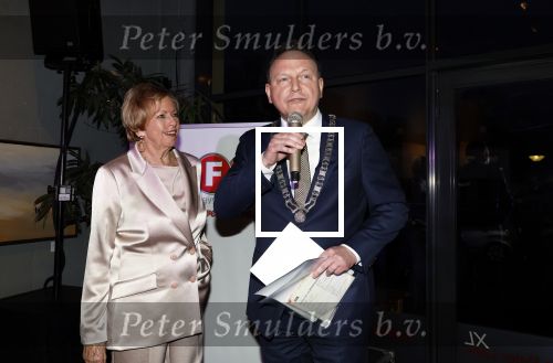 Breukelen 12 februari 2024
Ria Valk viert haar 65 jarig artiesten jubileum en krijgt een koninklijk onderscheiding van de burgemeester van de Ronde Venen.