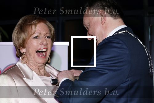 Breukelen 12 februari 2024
Ria Valk viert haar 65 jarig artiesten jubileum en krijgt een koninklijk onderscheiding van de burgemeester van de Ronde Venen.