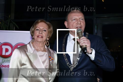 Breukelen 12 februari 2024
Ria Valk viert haar 65 jarig artiesten jubileum en krijgt een koninklijk onderscheiding van de burgemeester van de Ronde Venen.
