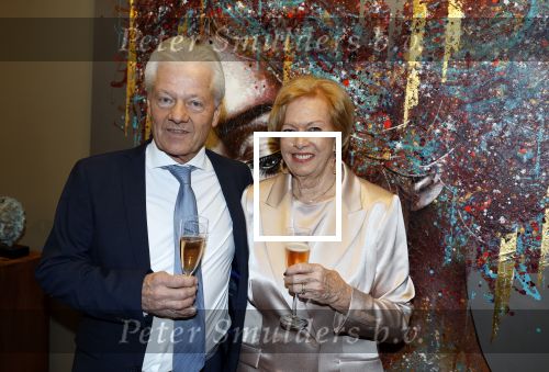 Breukelen 12 februari 2024
Ria Valk viert haar 65 jarig artiesten jubileum en krijgt een koninklijk onderscheiding van de burgemeester van de Ronde Venen. Ria Valk met partner