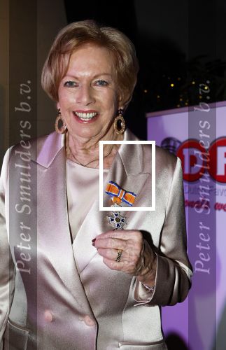 Breukelen 12 februari 2024
Ria Valk viert haar 65 jarig artiesten jubileum en krijgt een koninklijk onderscheiding van de burgemeester van de Ronde Venen.