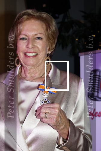 Breukelen 12 februari 2024
Ria Valk viert haar 65 jarig artiesten jubileum en krijgt een koninklijk onderscheiding van de burgemeester van de Ronde Venen.