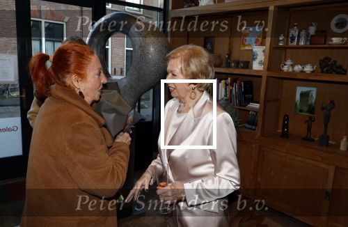 Breukelen 12 februari 2024
Ria Valk viert haar 65 jarig artiesten jubileum en krijgt een koninklijk onderscheiding van de burgemeester van de Ronde Venen. Ria Valk en Carry Tefsen