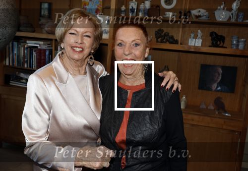 Breukelen 12 februari 2024
Ria Valk viert haar 65 jarig artiesten jubileum en krijgt een koninklijk onderscheiding van de burgemeester van de Ronde Venen. Ria Valk en Carry Tefsen