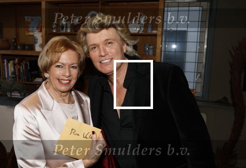 Breukelen 12 februari 2024
Ria Valk viert haar 65 jarig artiesten jubileum en krijgt een koninklijk onderscheiding van de burgemeester van de Ronde Venen. Ria Valk en Hans Klok